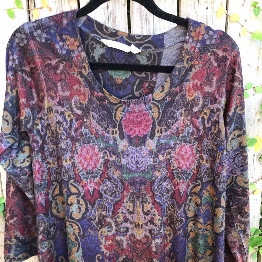 Soft Surrounding light weight tunic top.